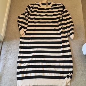 Masai long black and white tunic dress. Size Xl. Excellent condition.